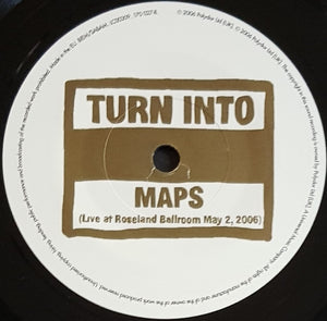 Yeah Yeah Yeahs - Turn Into