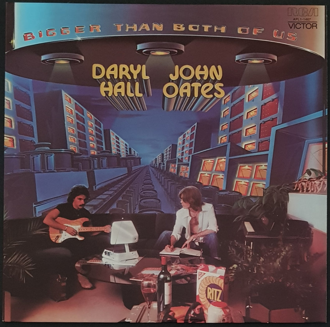 Hall & Oates - Bigger Than Both Of Us