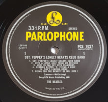 Load image into Gallery viewer, Beatles - Sgt. Pepper&#39;s Lonely Hearts Club Band