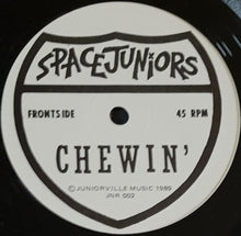Load image into Gallery viewer, Space Juniors - Chewin&#39;
