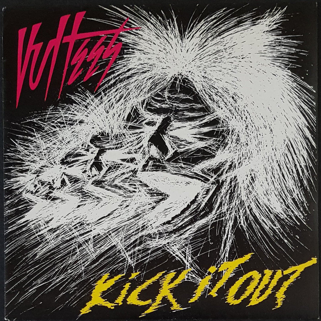 Vultees - Kick It Out