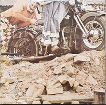 Load image into Gallery viewer, Aunty Jack (Grahame Bond)- Sings Wollongong