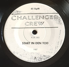 Load image into Gallery viewer, Challenger Crew - Start In Den Tod
