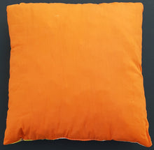 Load image into Gallery viewer, Kiss - Cushion