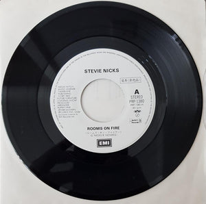 Stevie Nicks - Rooms On Fire