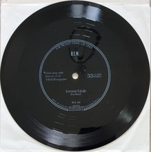 Load image into Gallery viewer, R.E.M - Femme Fatale