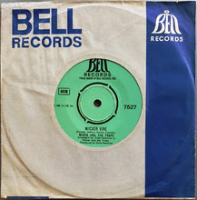 Load image into Gallery viewer, Mouse And The Traps - Wicker Vine