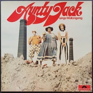 Aunty Jack (Grahame Bond) - Sings Wollongong