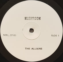 Load image into Gallery viewer, Aliens - Translator