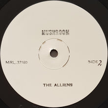 Load image into Gallery viewer, Aliens - Translator