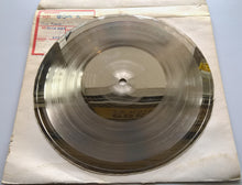 Load image into Gallery viewer, Pink Floyd - Dark Side Of The Moon