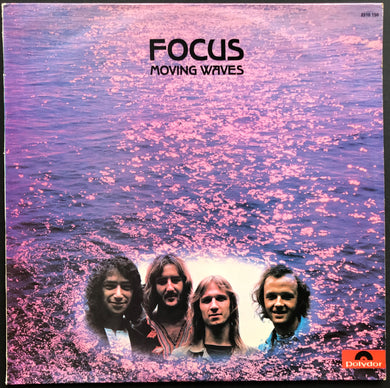 Focus - Moving Waves
